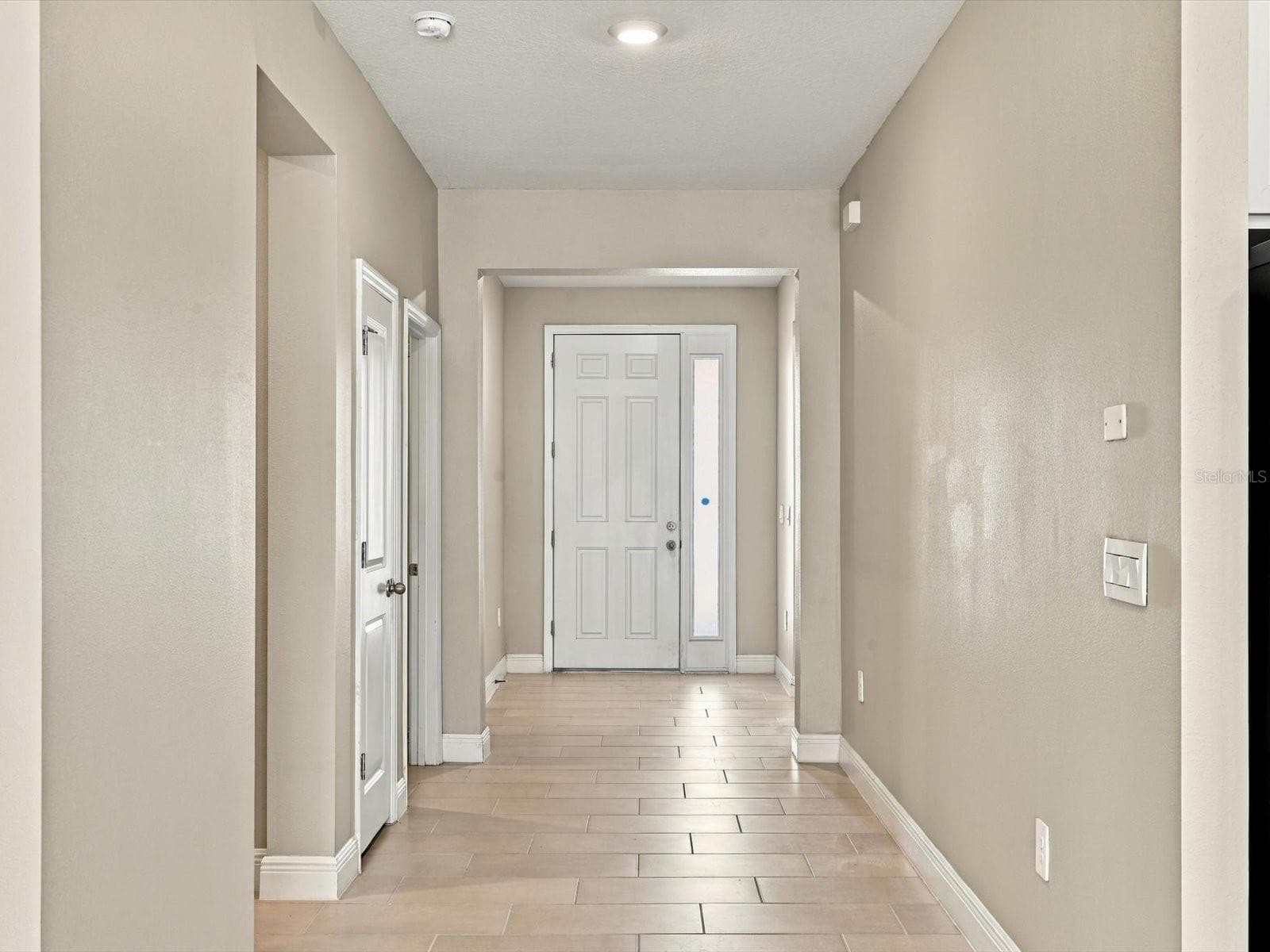 Single Family Residence at 17758 CANTARINA CV, LAKEWOOD RANCH, photo 5 of 51
