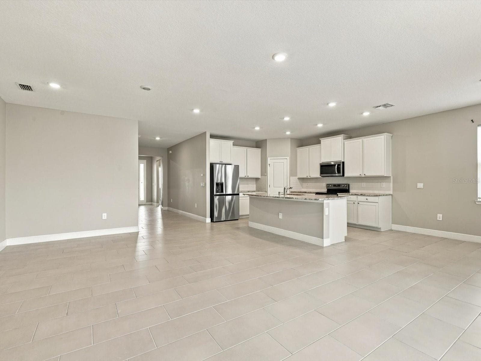 Single Family Residence at 17758 CANTARINA CV, LAKEWOOD RANCH, photo 10 of 51