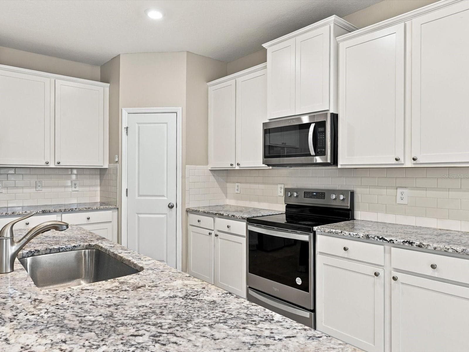 Single Family Residence at 17758 CANTARINA CV, LAKEWOOD RANCH, photo 15 of 51
