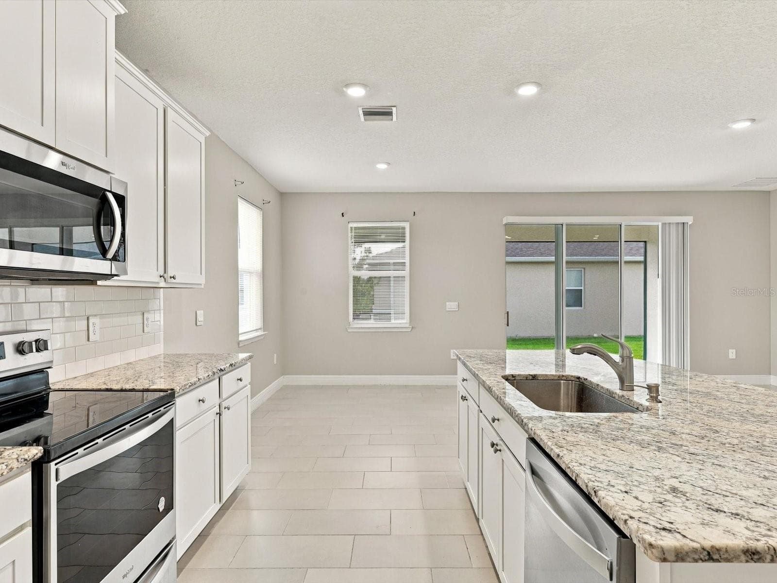 Single Family Residence at 17758 CANTARINA CV, LAKEWOOD RANCH, photo 18 of 51