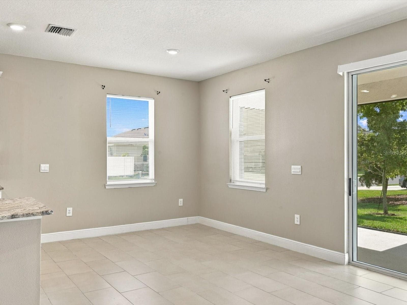 Single Family Residence at 17758 CANTARINA CV, LAKEWOOD RANCH, photo 19 of 51