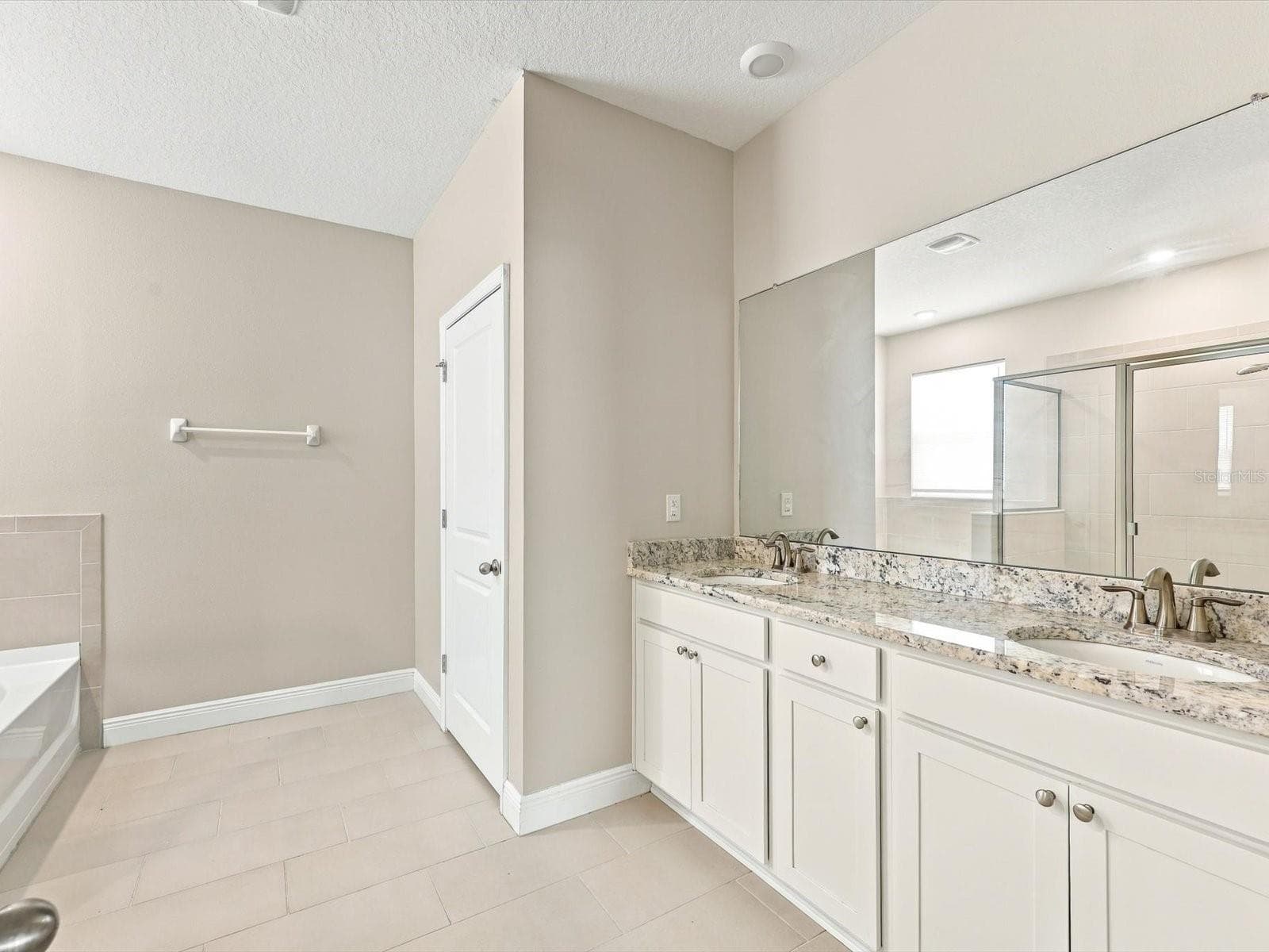 Single Family Residence at 17758 CANTARINA CV, LAKEWOOD RANCH, photo 24 of 51