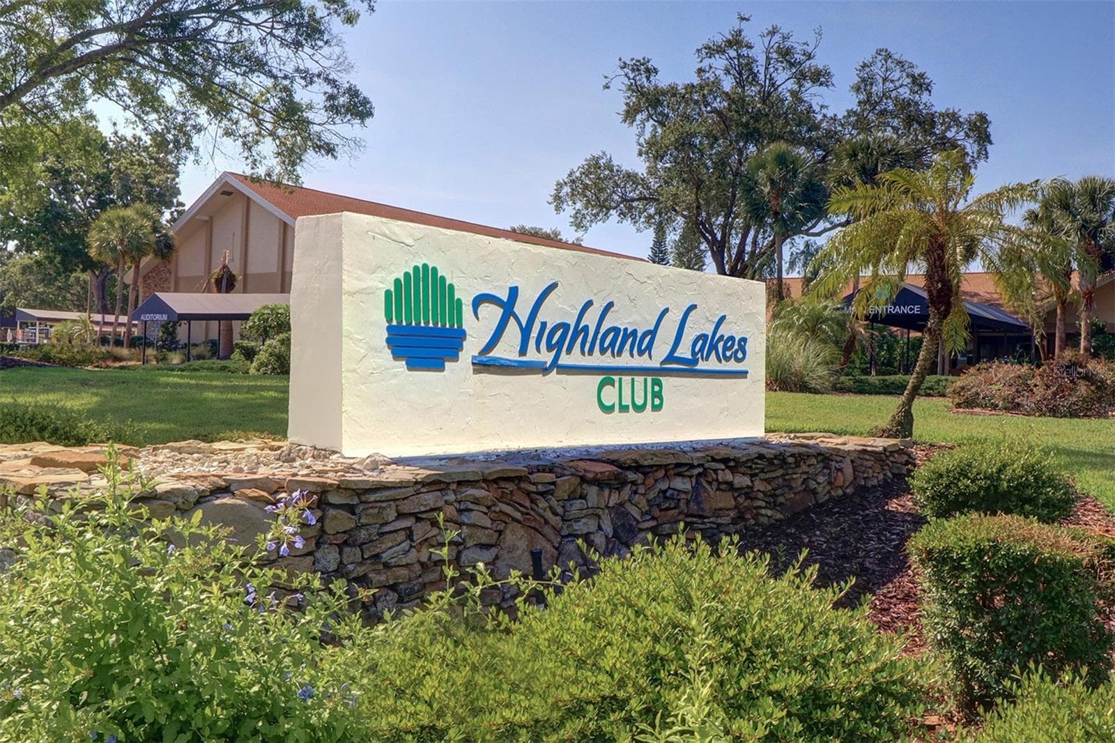 Front monument at the clubhouse - 978 MADRID DR, PALM HARBOR