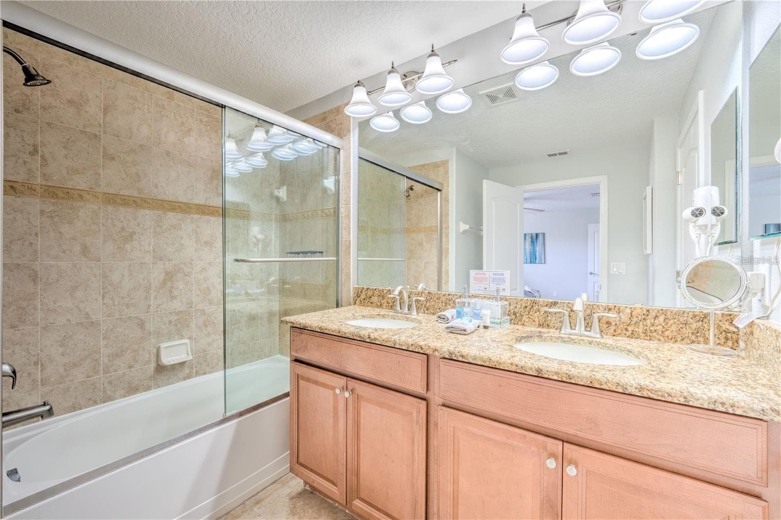 Townhouse at 8961 BISMARCK PALM RD, KISSIMMEE, photo 11 of 20