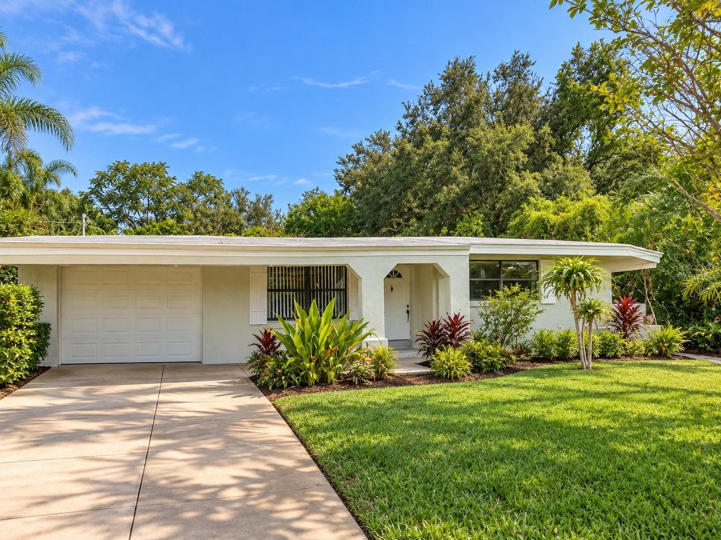 Virtually Staged Front - 4702 CRONIN DR, SARASOTA