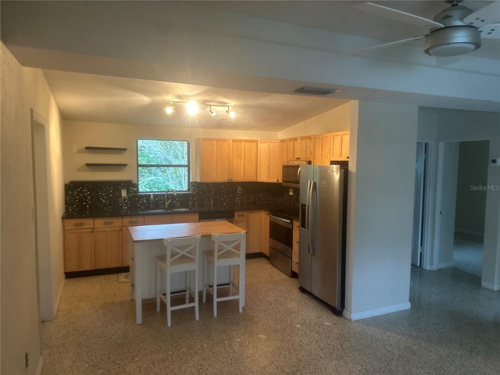 Kitchen - 4702 CRONIN DR, SARASOTA