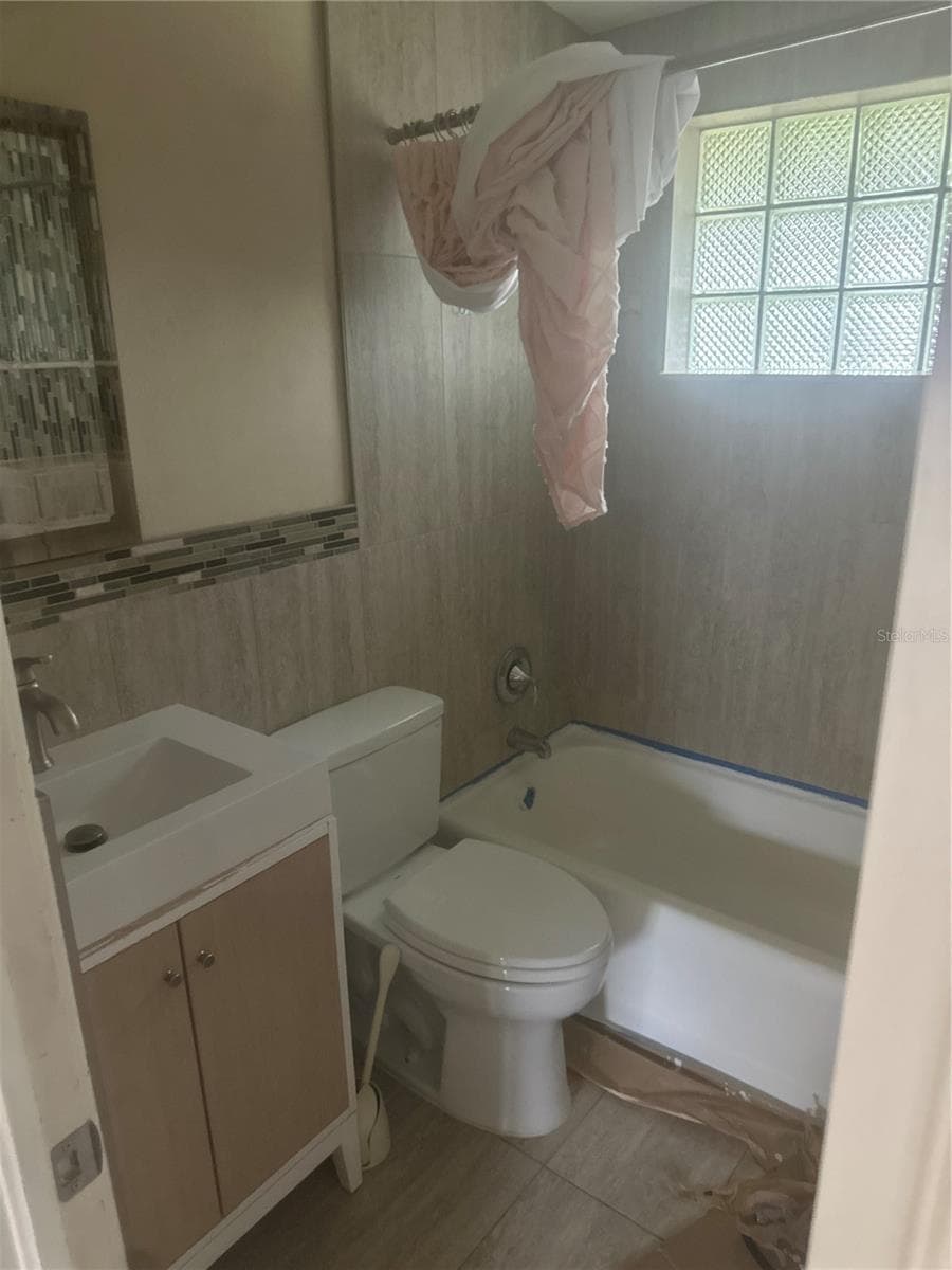 Bath - 4702 CRONIN DR, SARASOTA