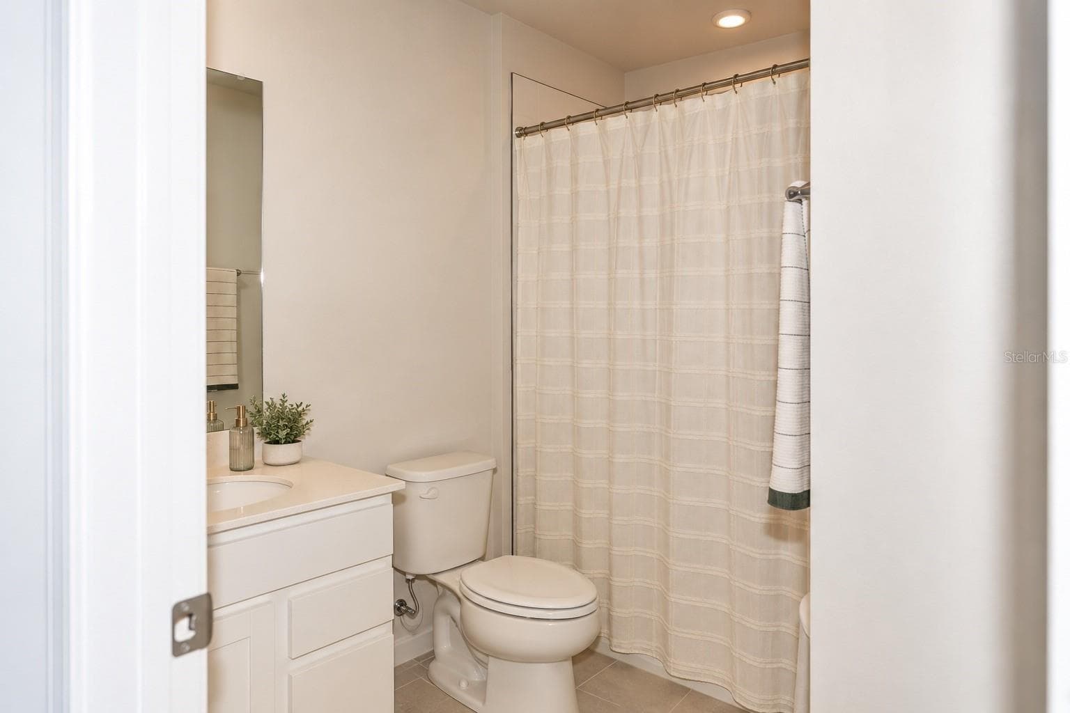 Townhouse at 11398 SPECTACLED DR, NEW PORT RICHEY, photo 15 of 30