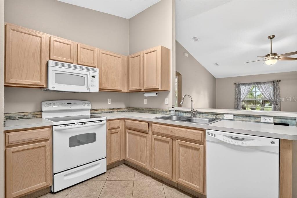 kitchen3 - 2316 WILLOW OAK DR, EDGEWATER