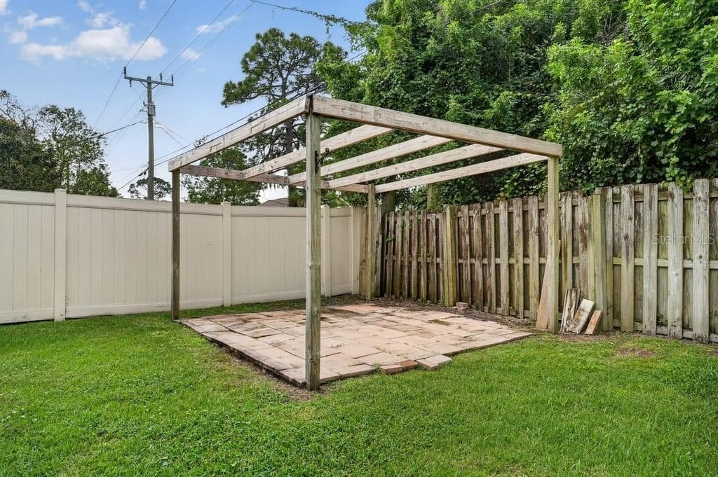 pergola - 2316 WILLOW OAK DR, EDGEWATER