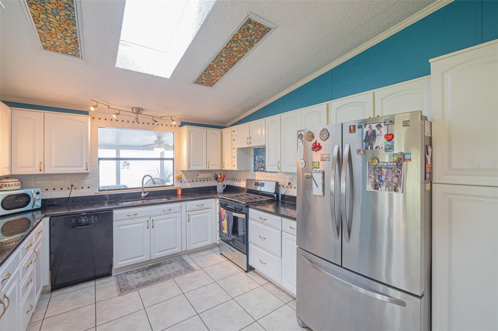Kitchen - 25007 BELLEVUE, LEESBURG