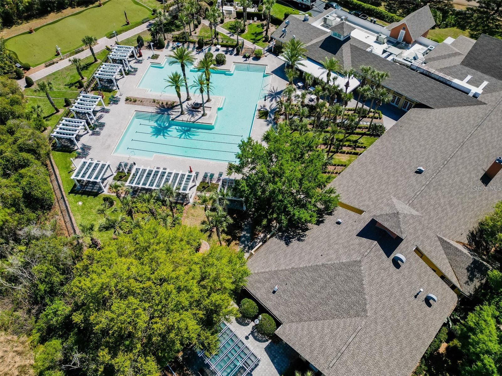 Heated pool & spa - 1076 GARDENSHIRE LN, DELAND