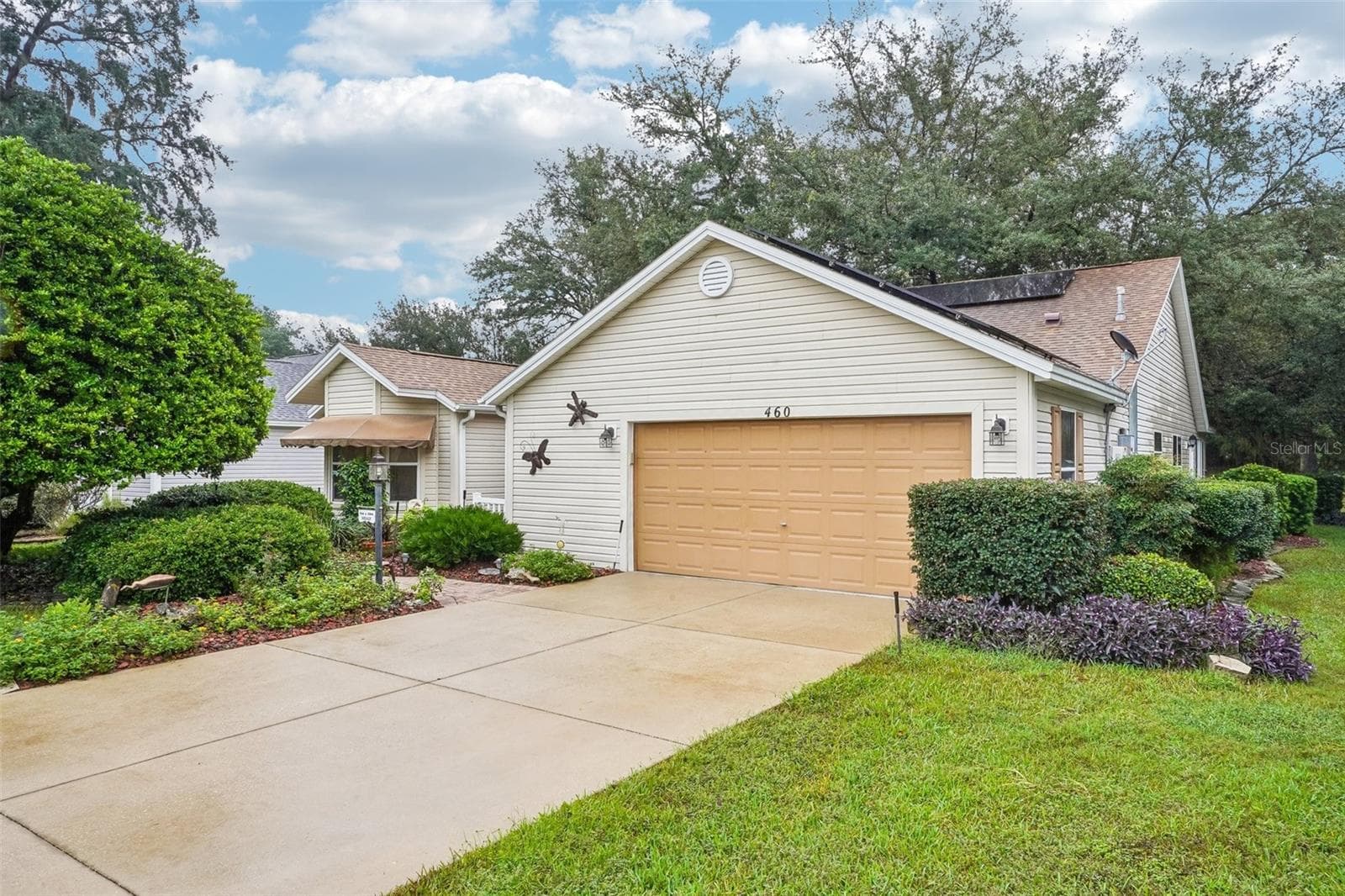 Single Family Residence at 460 LOMA PASEO DR, THE VILLAGES, photo 2 of 42