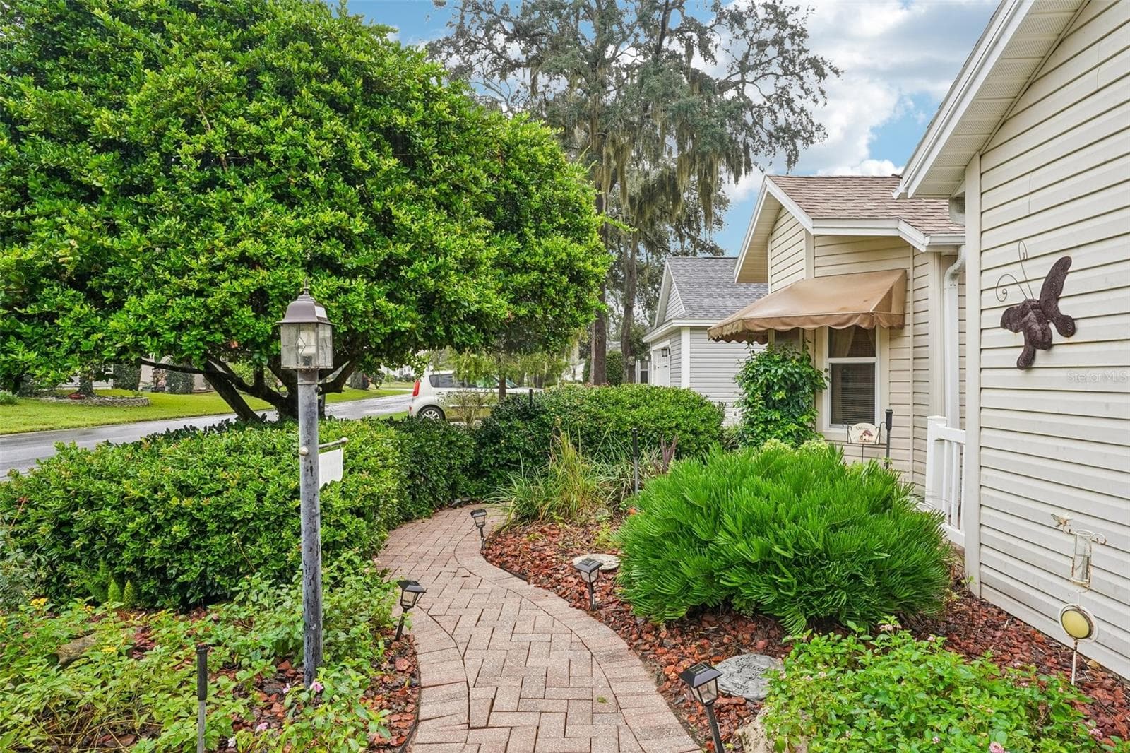 Single Family Residence at 460 LOMA PASEO DR, THE VILLAGES, photo 5 of 42