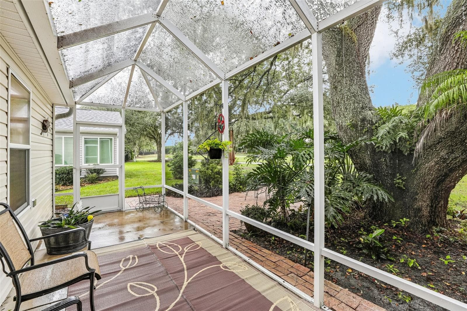 Single Family Residence at 460 LOMA PASEO DR, THE VILLAGES, photo 9 of 42