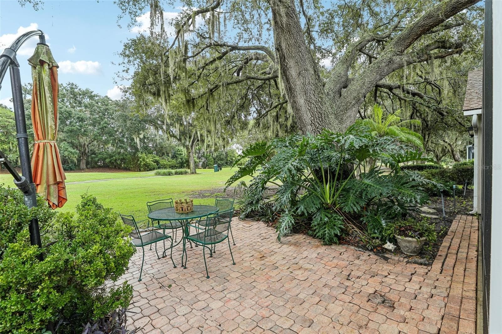 Single Family Residence at 460 LOMA PASEO DR, THE VILLAGES, photo 10 of 42