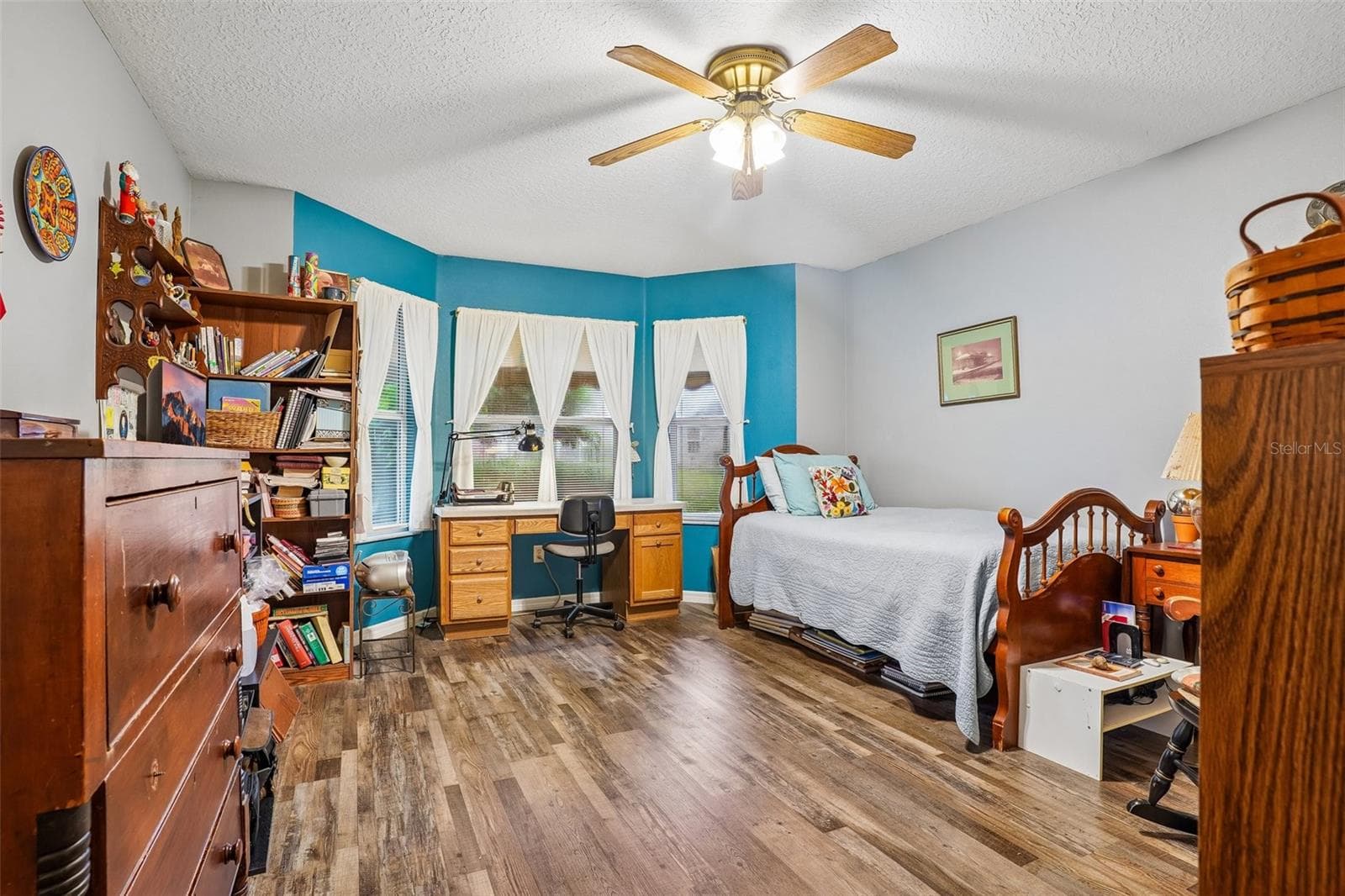 Guest Bedroom - 460 LOMA PASEO DR, THE VILLAGES