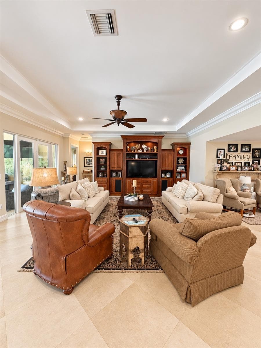 Living room - 3800 SW 137TH AVE, MIRAMAR