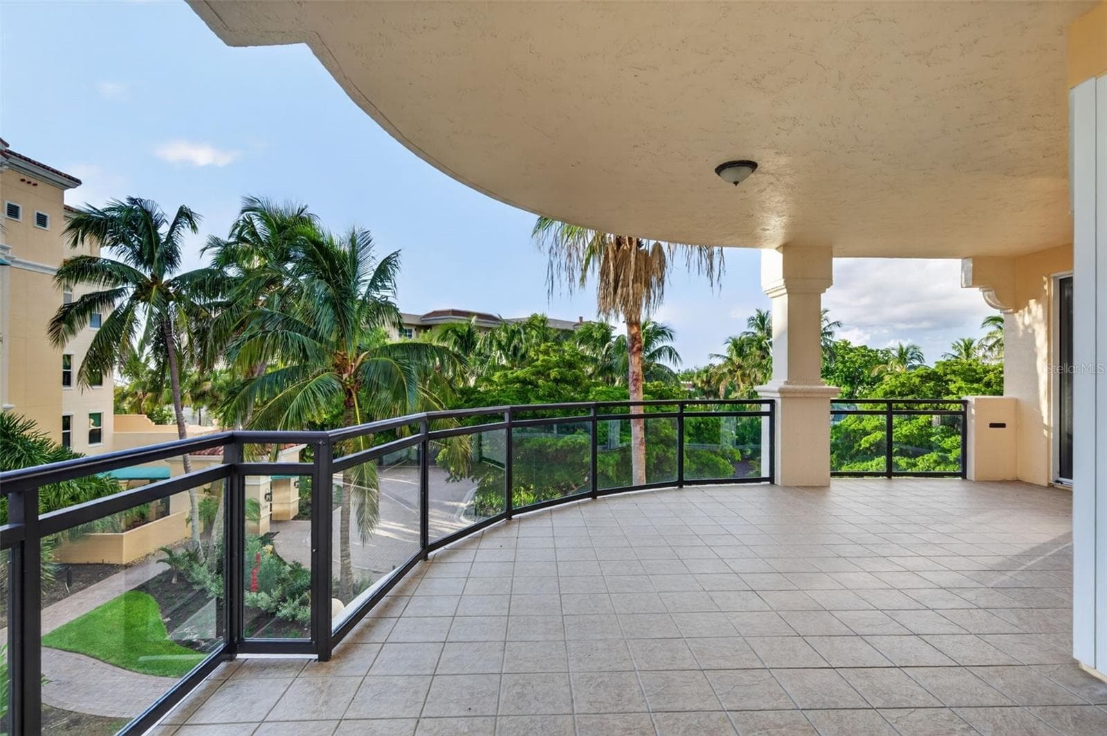 Condominium at 2151 GULF OF MEXICO DR #4, LONGBOAT KEY, photo 24 of 97