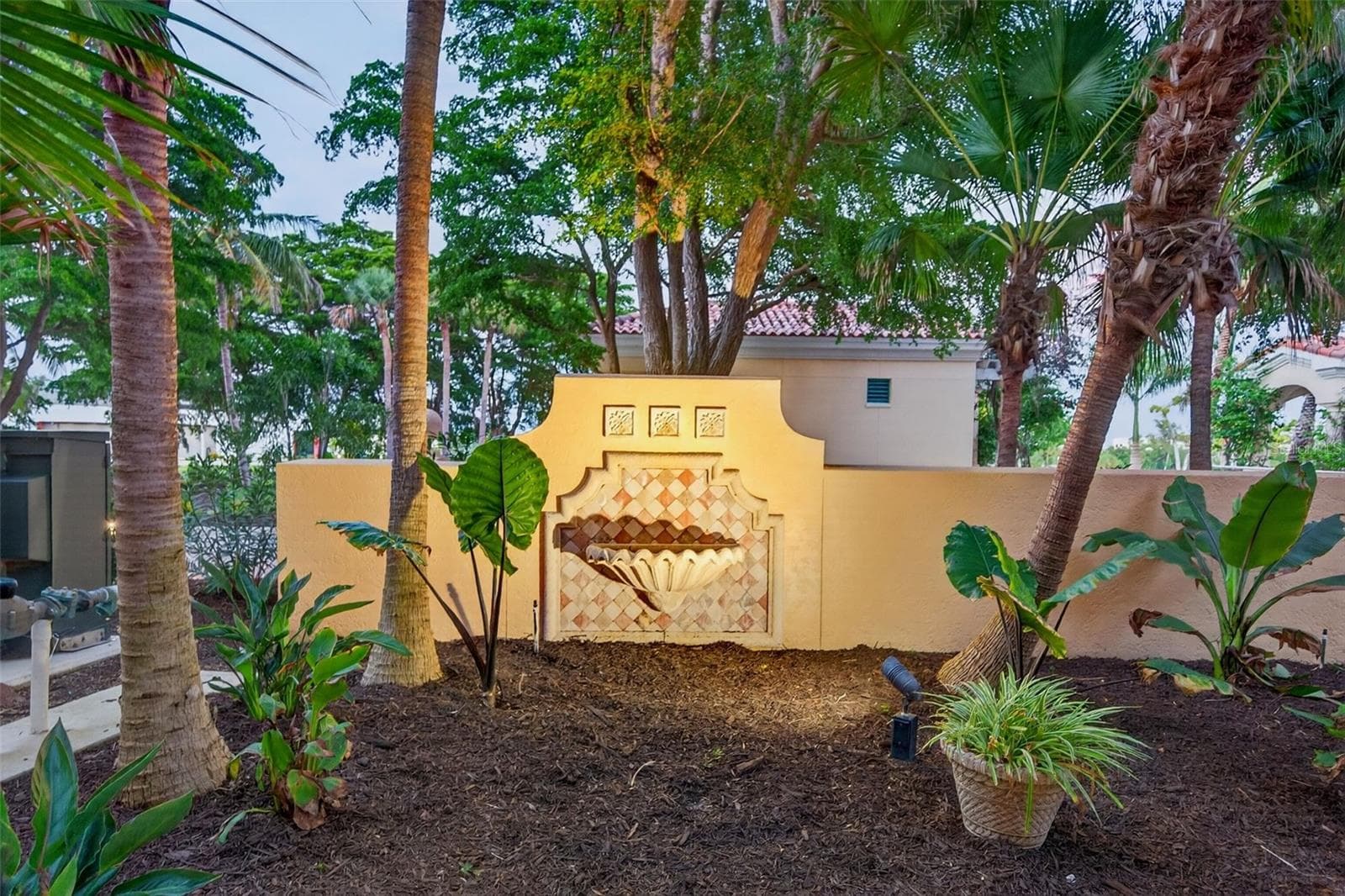 Condominium at 2151 GULF OF MEXICO DR #4, LONGBOAT KEY, photo 27 of 97