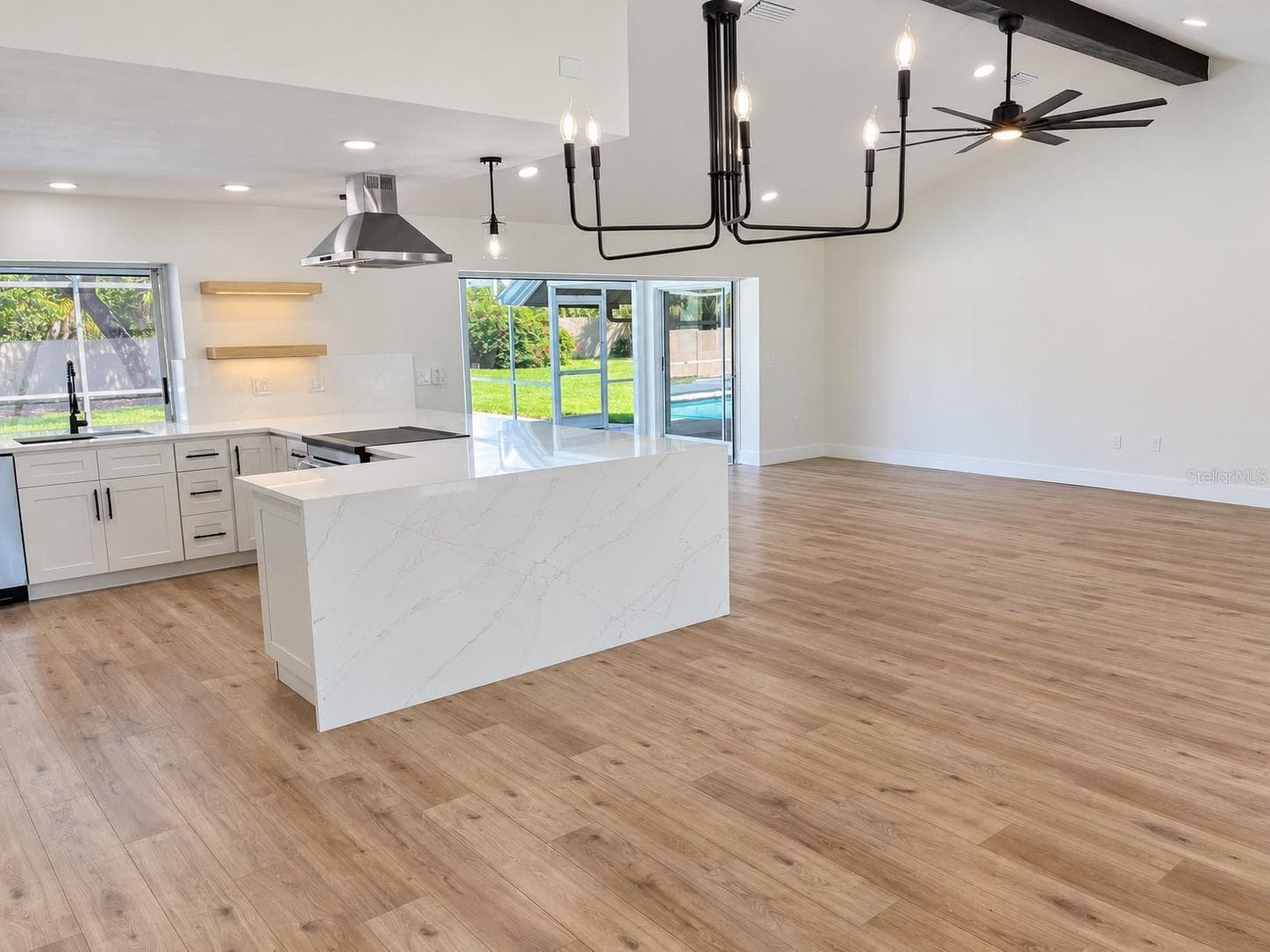 Open kitchen and living area - 102 WINDWARD DR, OSPREY