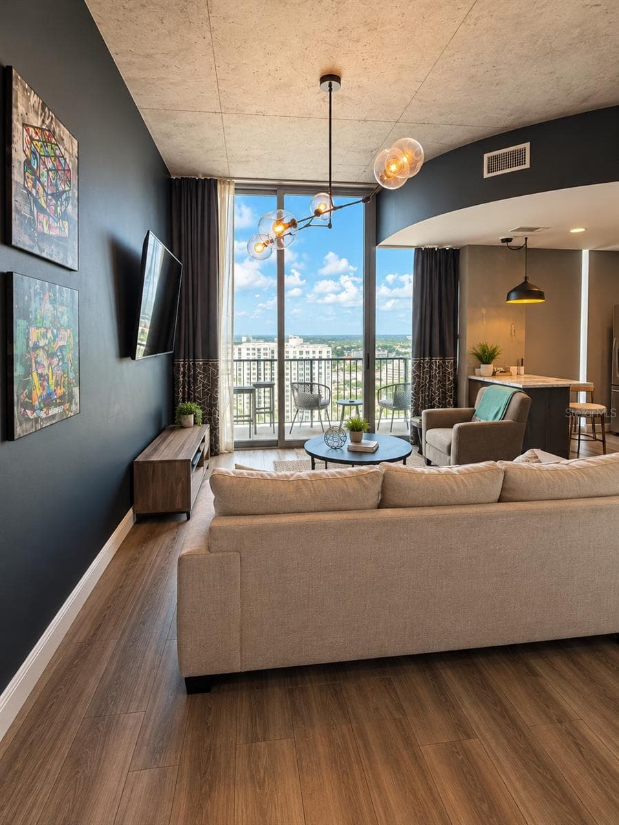 Condominium at 777 N ASHLEY DR #2505, TAMPA, photo 4 of 10