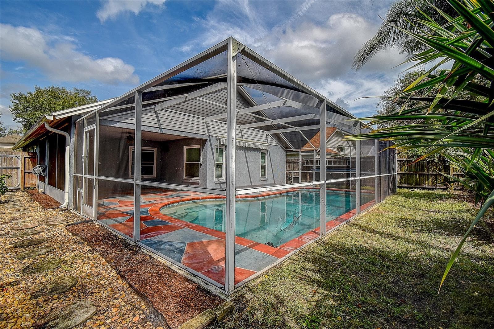 View of pool and screened porch - 1709 SCOTCH PINE DR, BRANDON