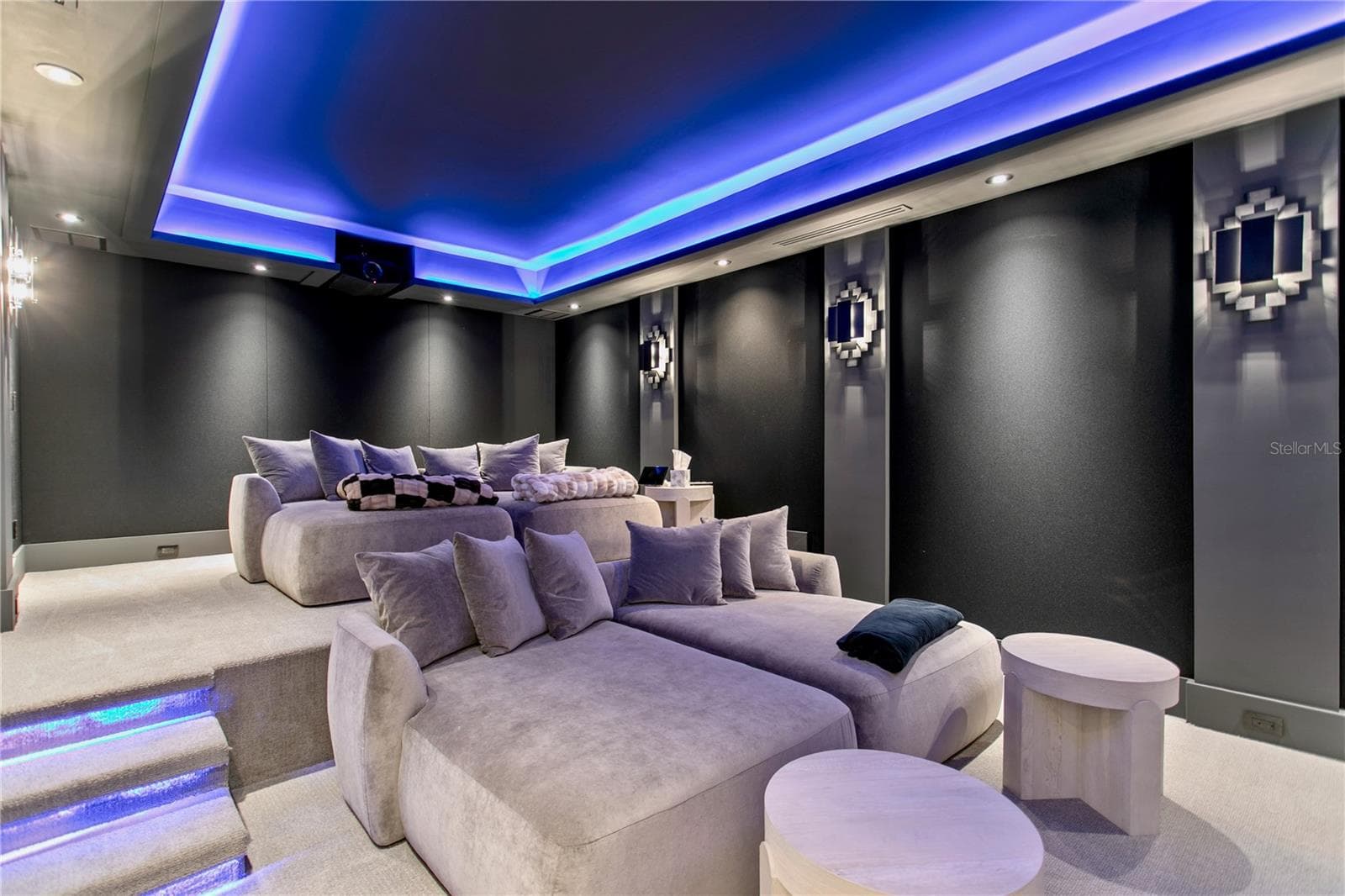 Movie Room - 803 GUISANDO DE AVILA, TAMPA