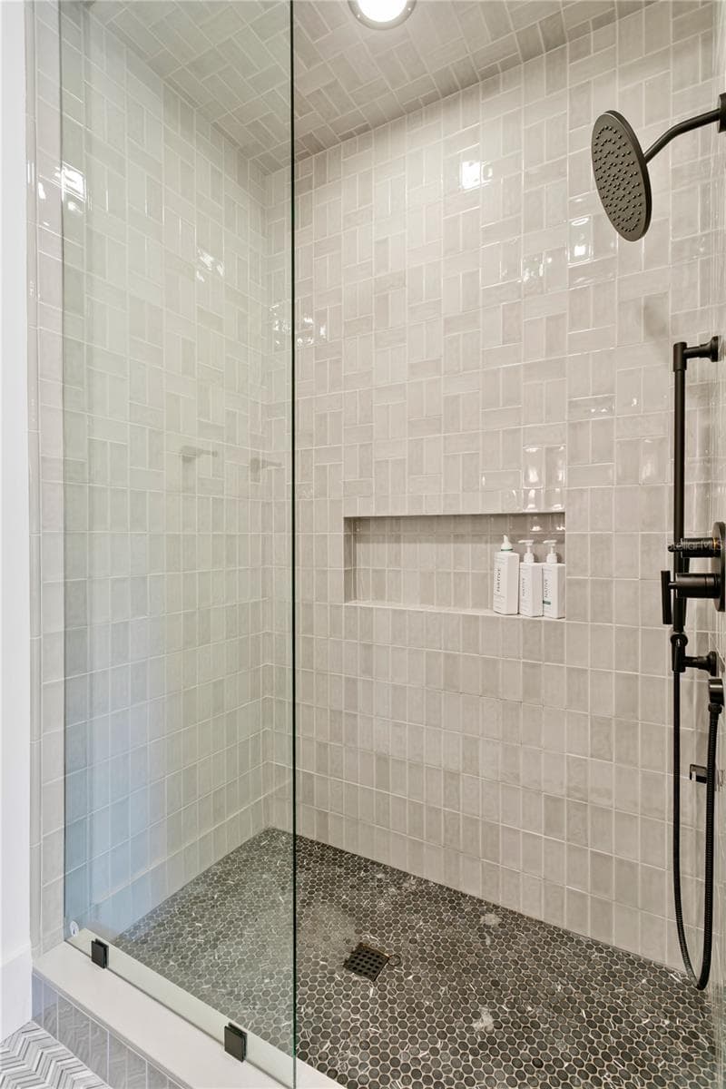 Ensuite Batroom - 803 GUISANDO DE AVILA, TAMPA