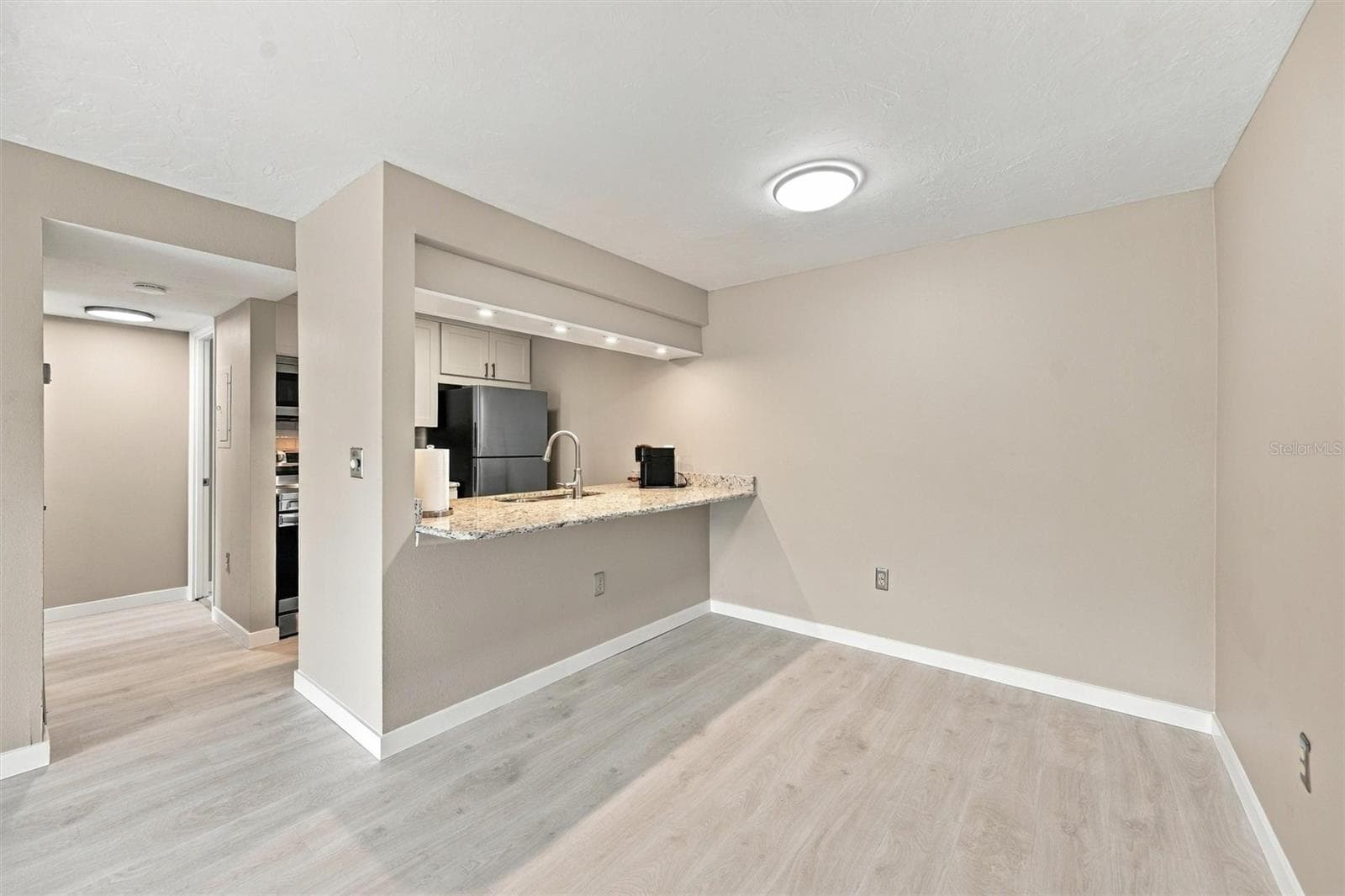 Condominium at 3265 BENEVA RD #104, SARASOTA, photo 7 of 39