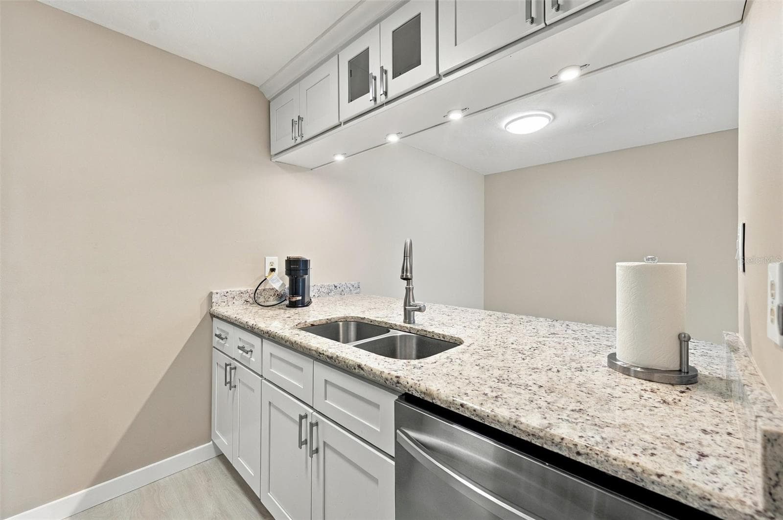 Condominium at 3265 BENEVA RD #104, SARASOTA, photo 14 of 39