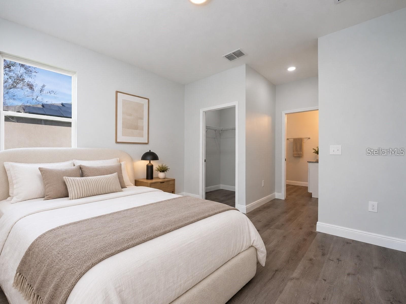 Virtually staged - 2433 AVENUE F NW, WINTER HAVEN