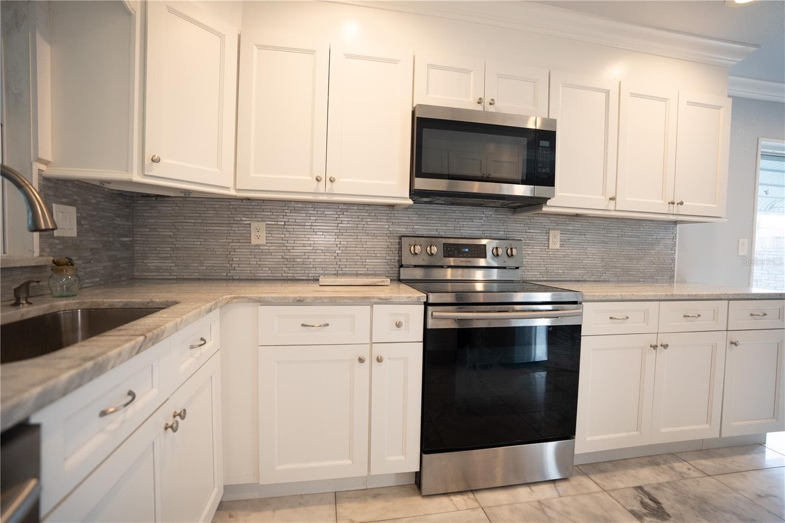 Condominium at 506 CAMEO DR, LAKELAND, photo 33 of 37