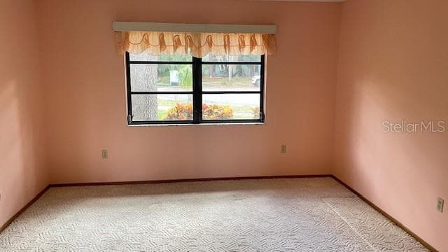 Single Family Residence at 505 VILLAGE OAK DR, TARPON SPRINGS, photo 6 of 11
