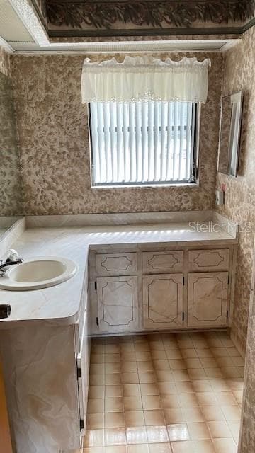 Single Family Residence at 505 VILLAGE OAK DR, TARPON SPRINGS, photo 8 of 11