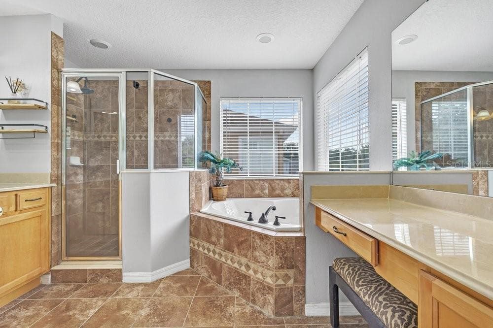 Single Family Residence at 8840 ABBEY LEAF LN, ORLANDO, photo 17 of 63