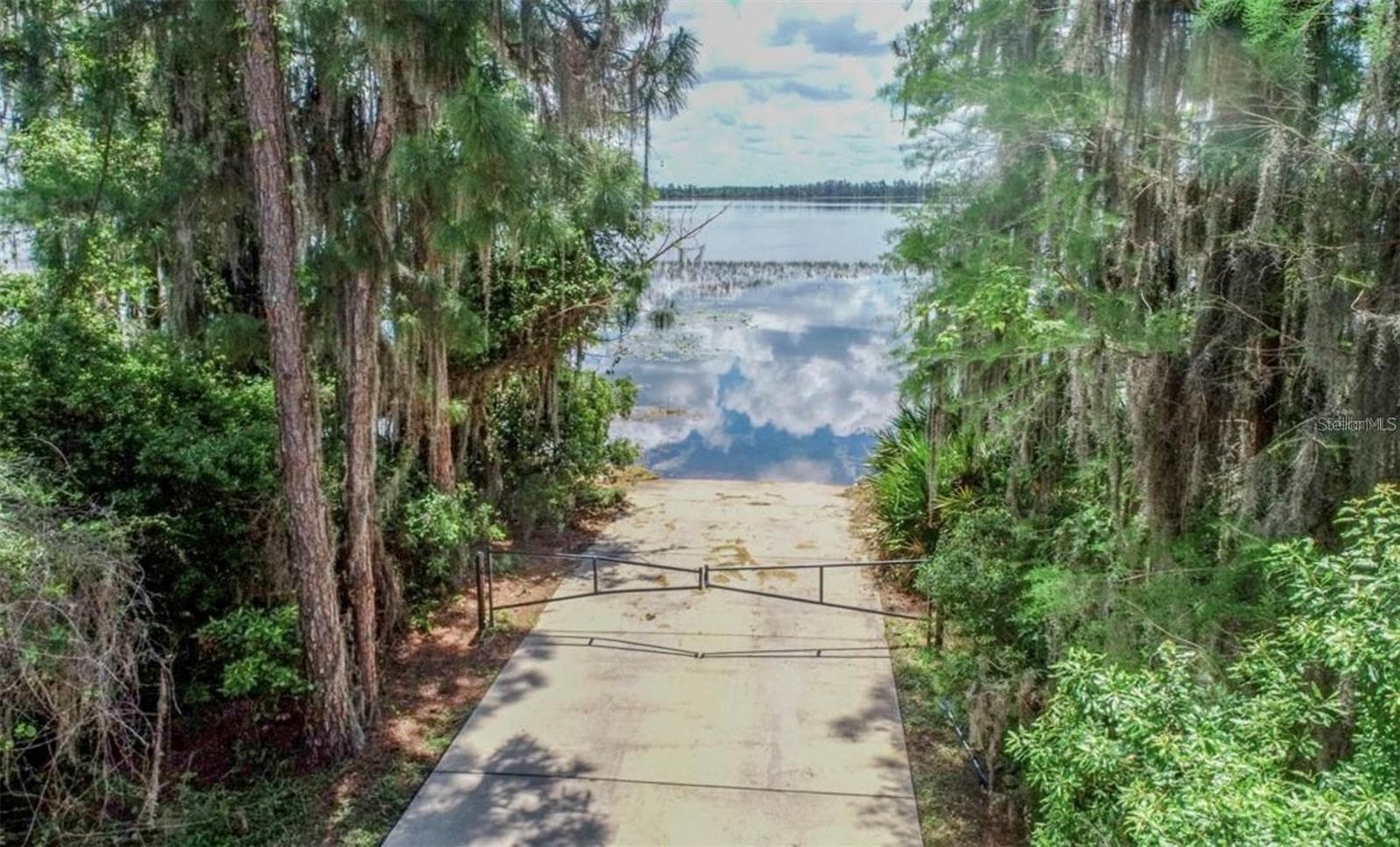 Single Family Residence at 8840 ABBEY LEAF LN, ORLANDO, photo 41 of 63
