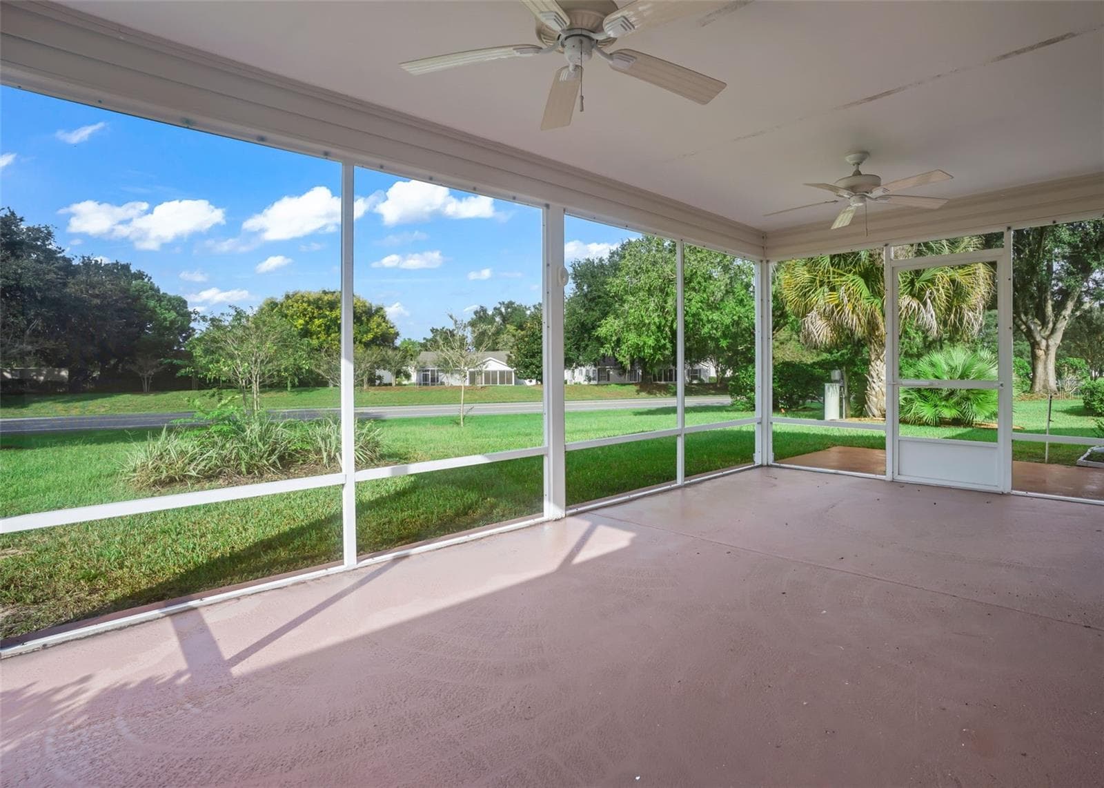 Screened Lanai - 930 RAMOS DR, THE VILLAGES