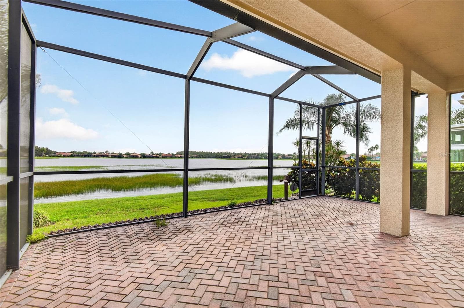 Single Family Residence at 15910 GOLDEN LAKES DR, WIMAUMA, photo 2 of 60