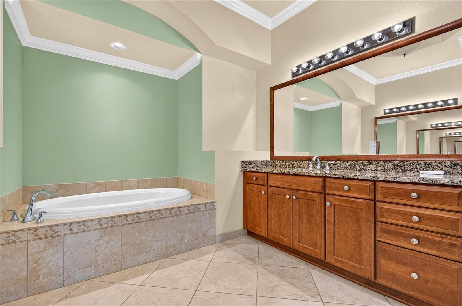Single Family Residence at 15910 GOLDEN LAKES DR, WIMAUMA, photo 28 of 60