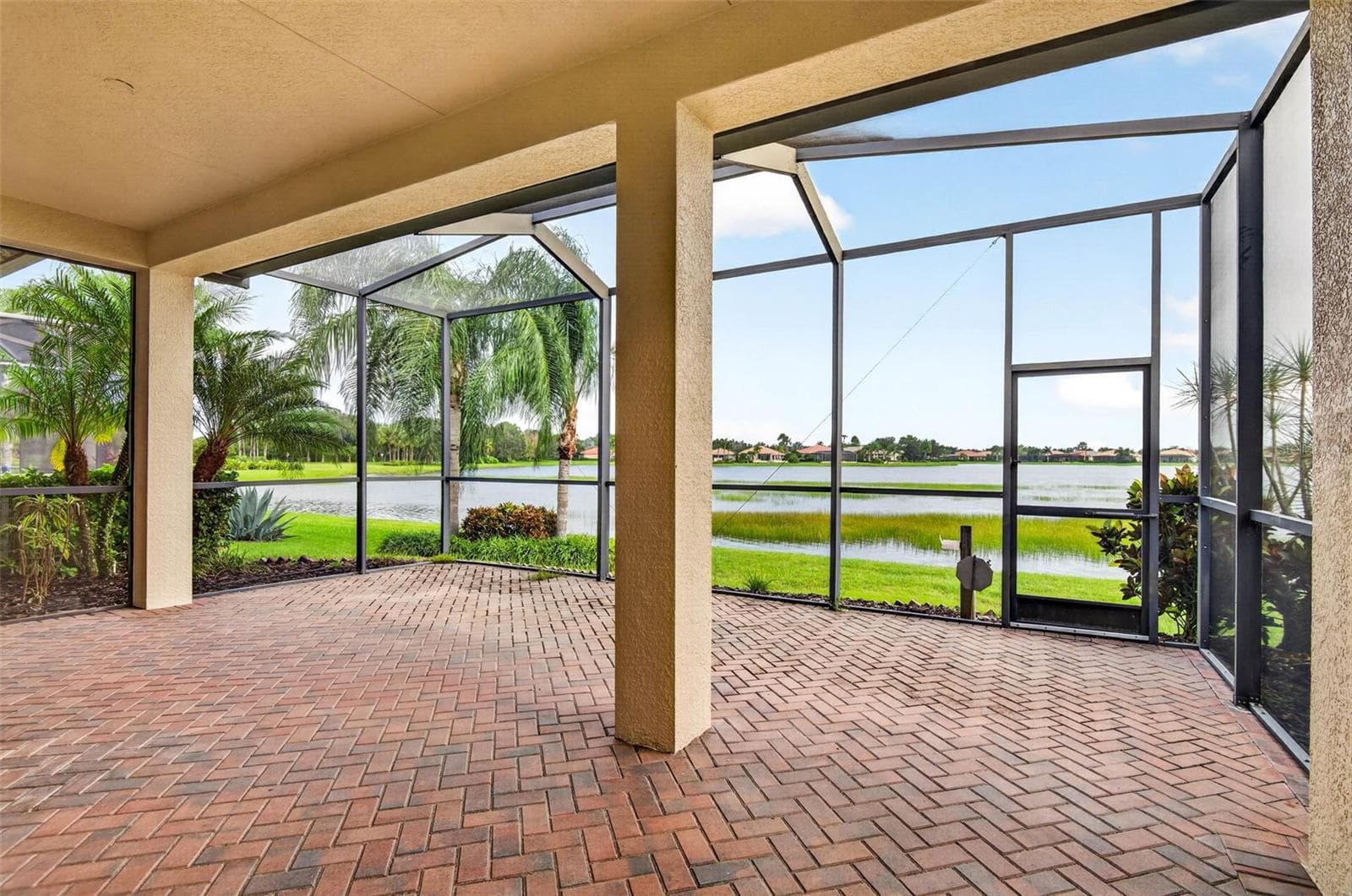Single Family Residence at 15910 GOLDEN LAKES DR, WIMAUMA, photo 32 of 60
