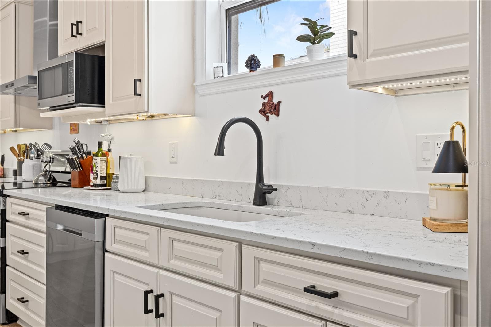 Townhouse at 2113 W CASS ST #1, TAMPA, photo 17 of 40