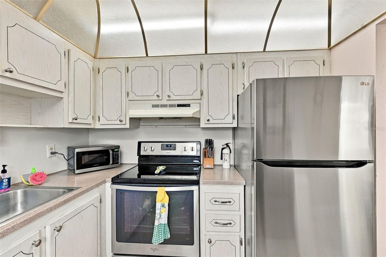 Kitchen - 1802 BEDFORD LN #9, SUN CITY CENTER