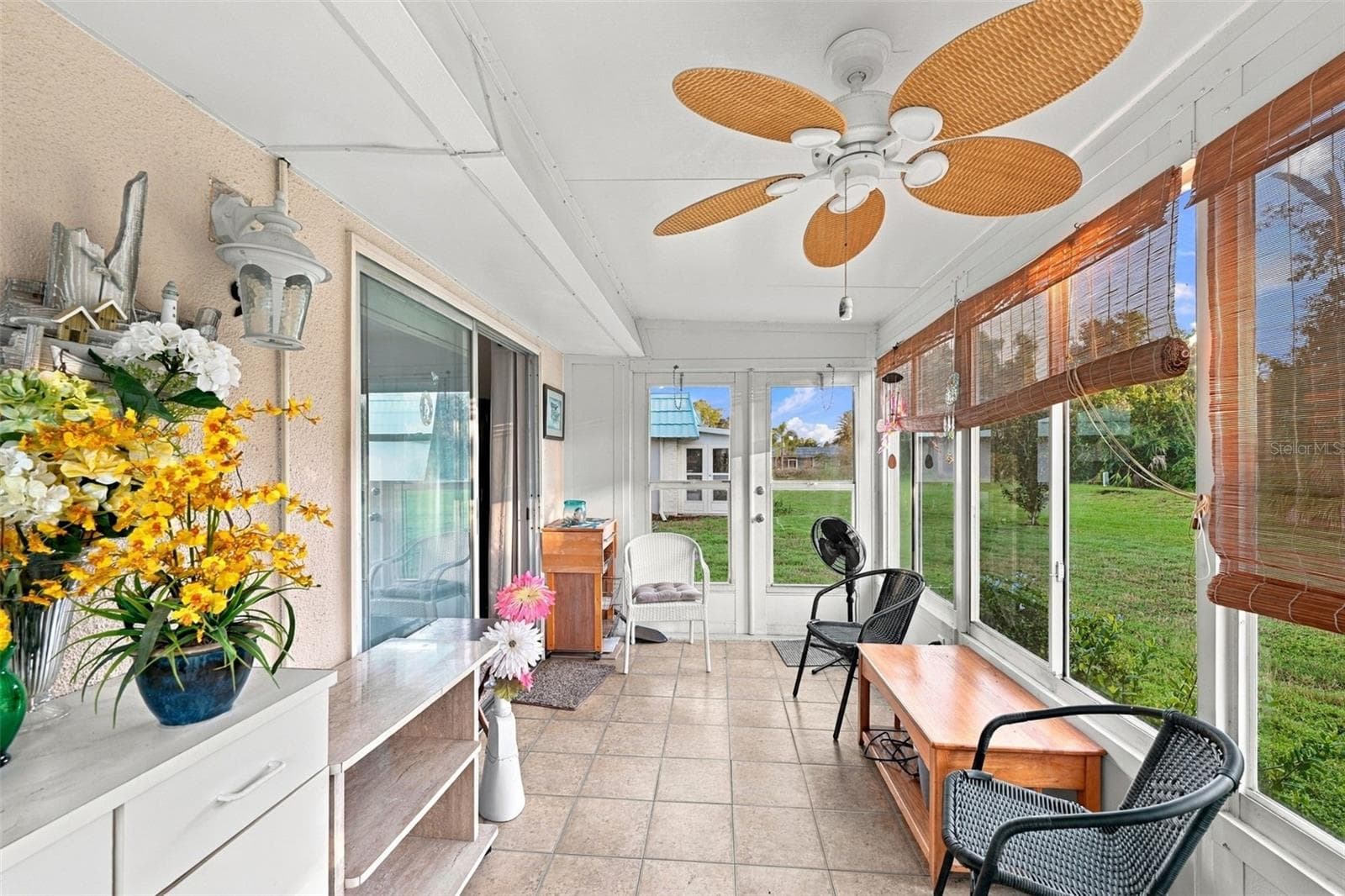 Florida Room - 1802 BEDFORD LN #9, SUN CITY CENTER