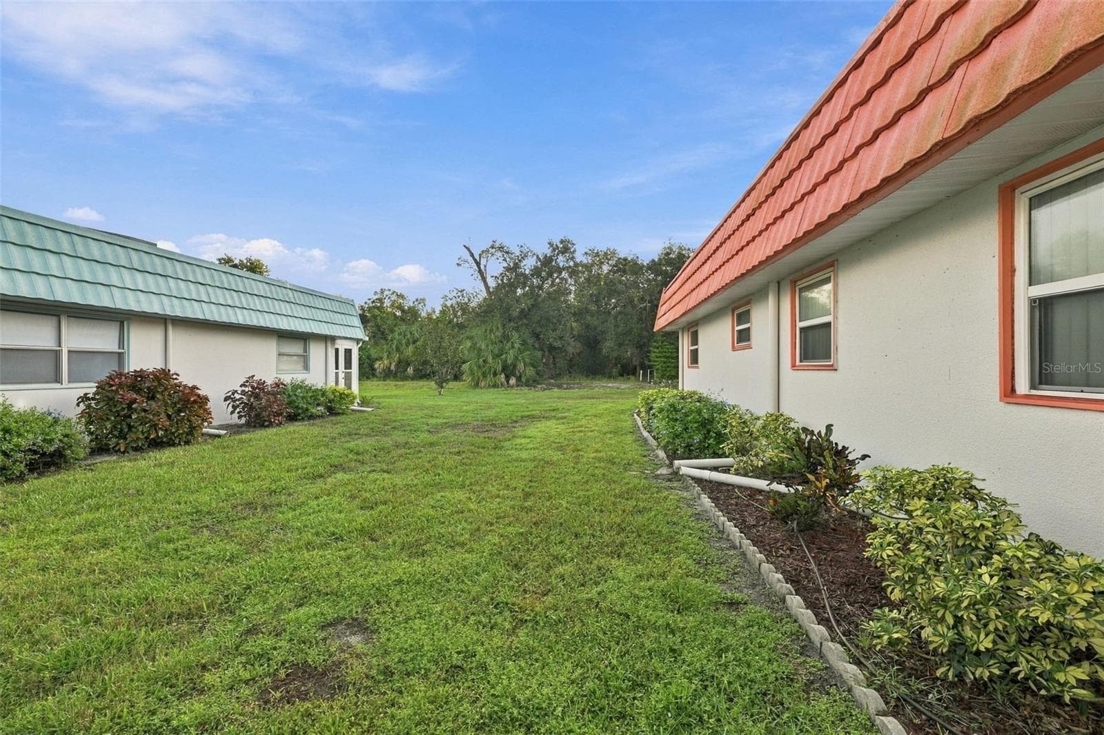 Side of Home - 1802 BEDFORD LN #9, SUN CITY CENTER