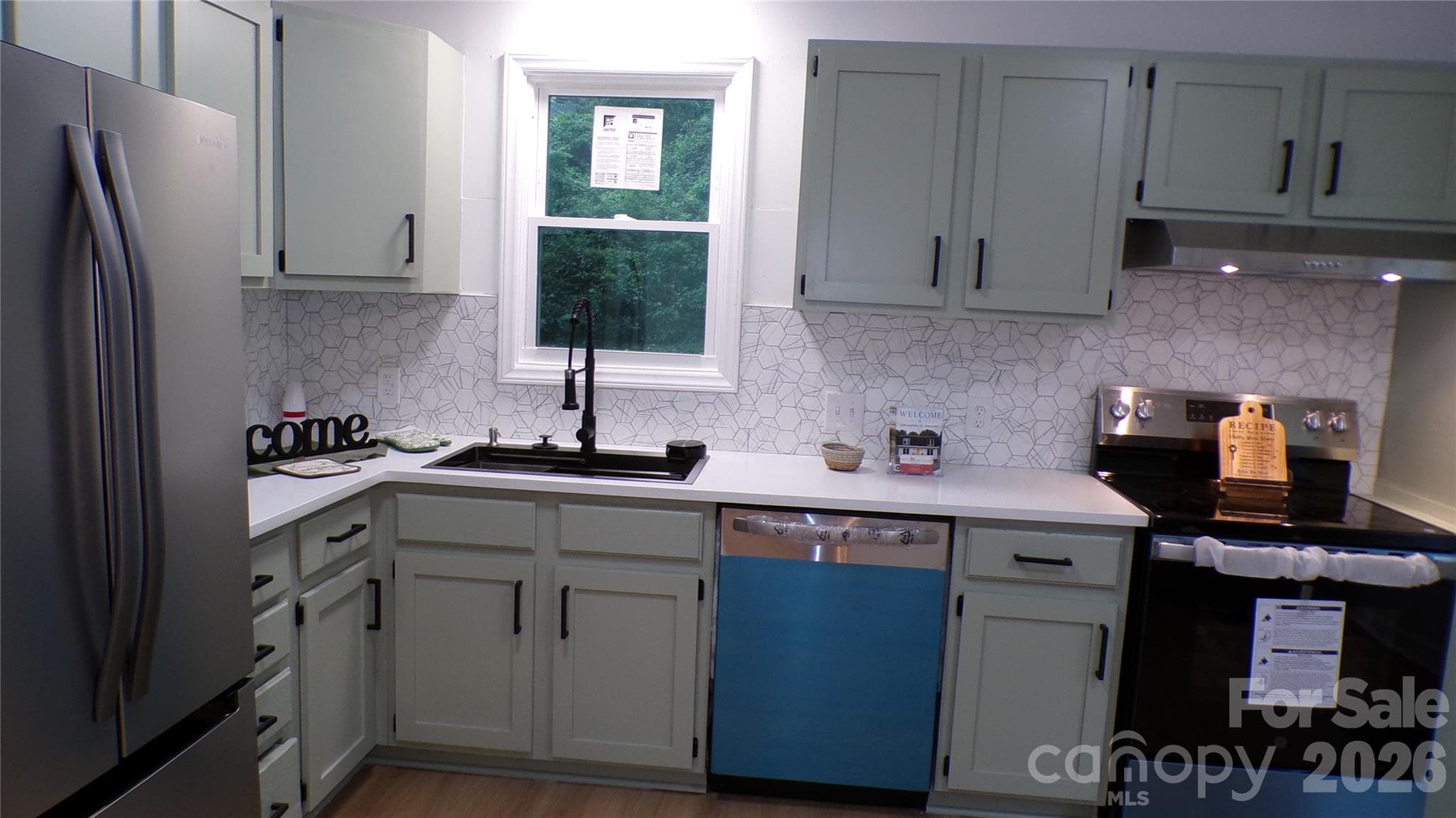 Single Family Residence at 5504 Ilford Street, Charlotte, photo 13 of 31
