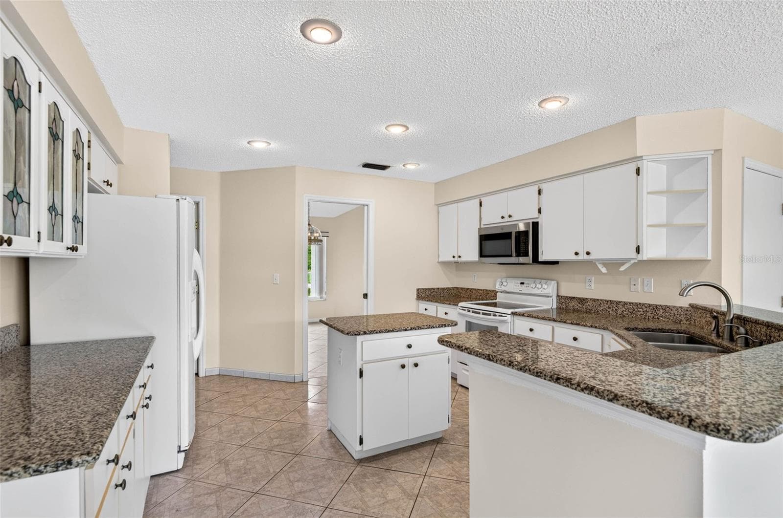 Single Family Residence at 1704 TREMONT CT, SUN CITY CENTER, photo 12 of 55