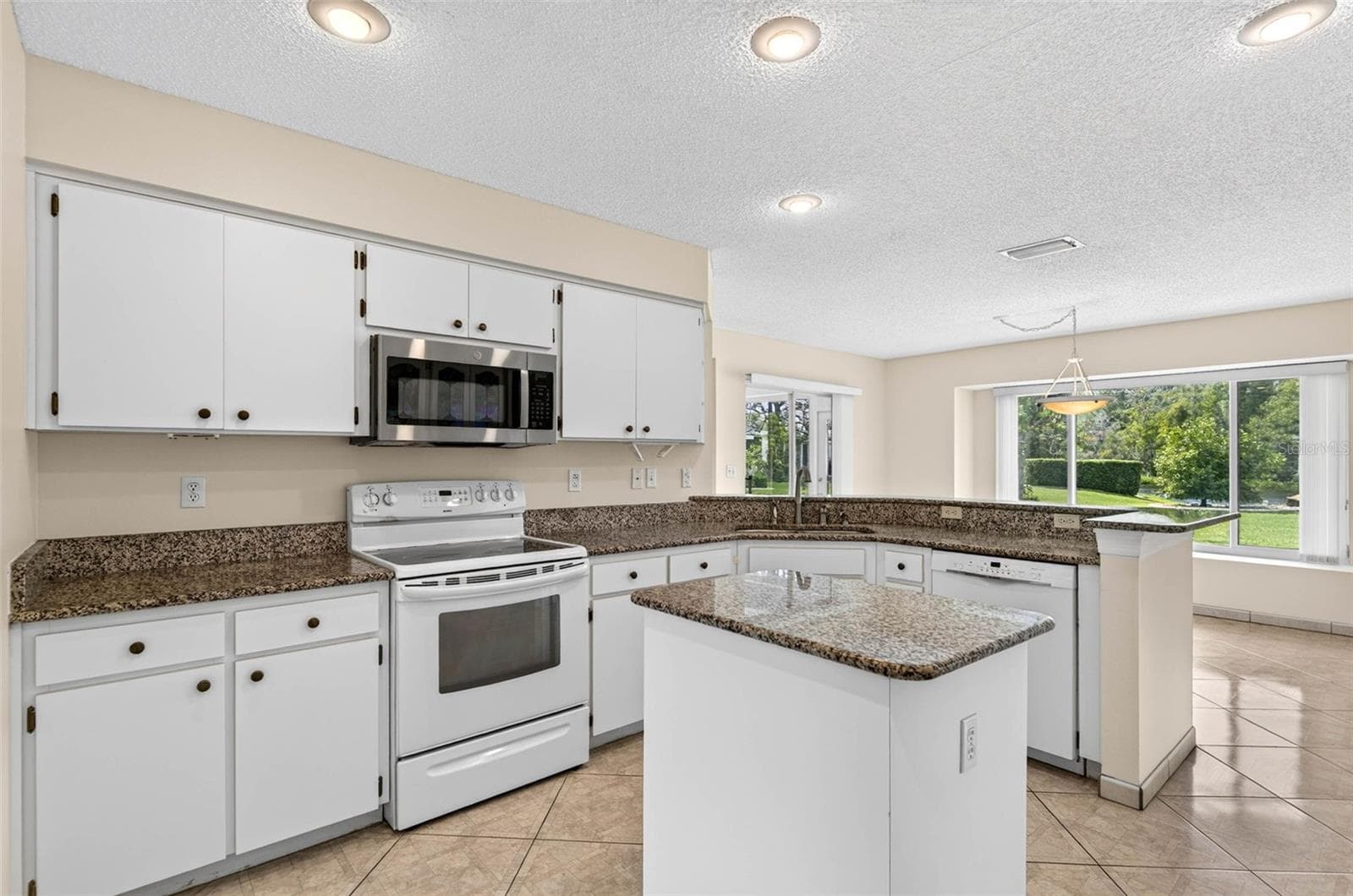 Single Family Residence at 1704 TREMONT CT, SUN CITY CENTER, photo 14 of 55