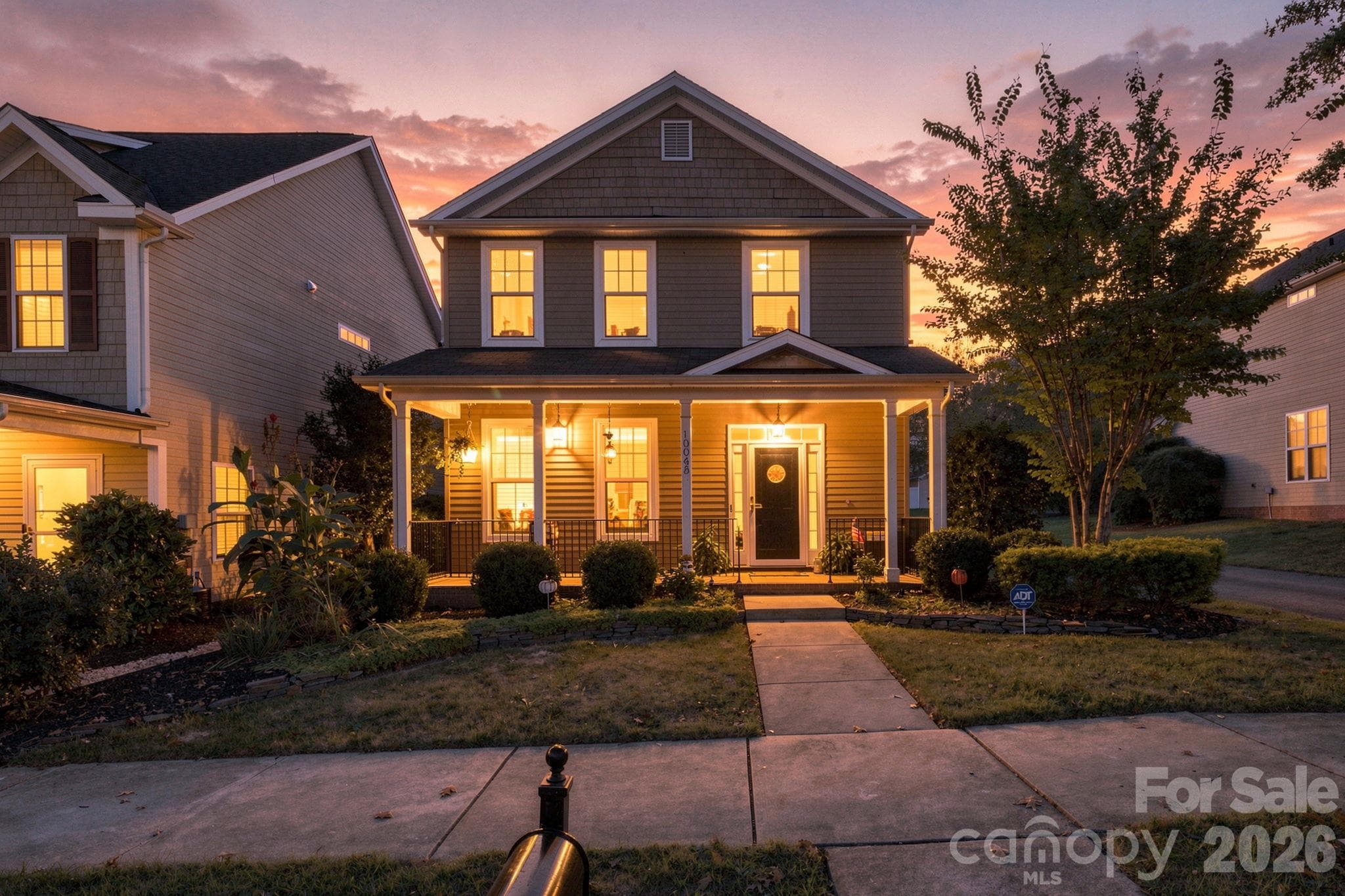Single Family Residence at 10048 Switchyard Drive, Cornelius, photo 2 of 36