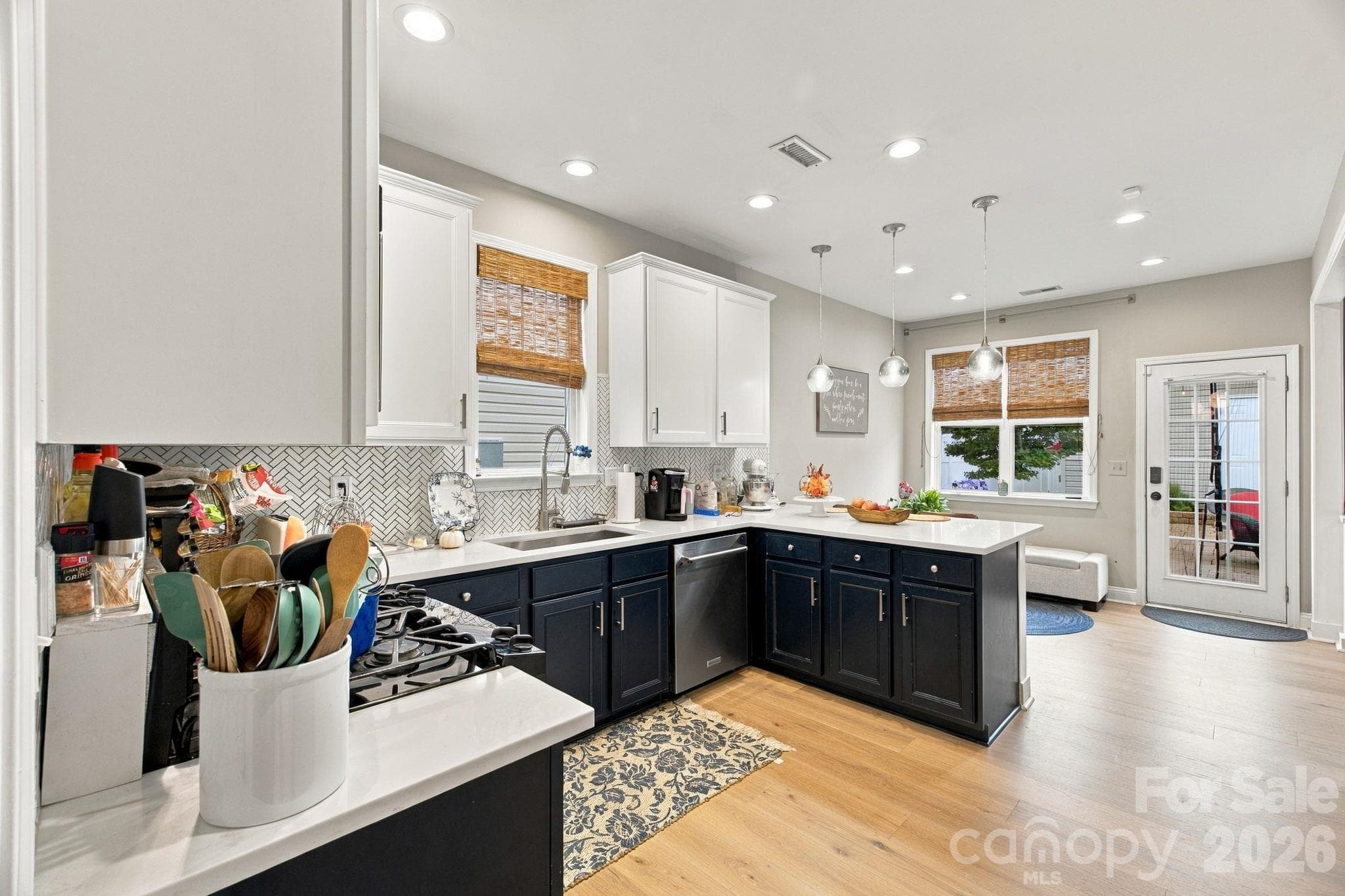 Single Family Residence at 10048 Switchyard Drive, Cornelius, photo 9 of 36